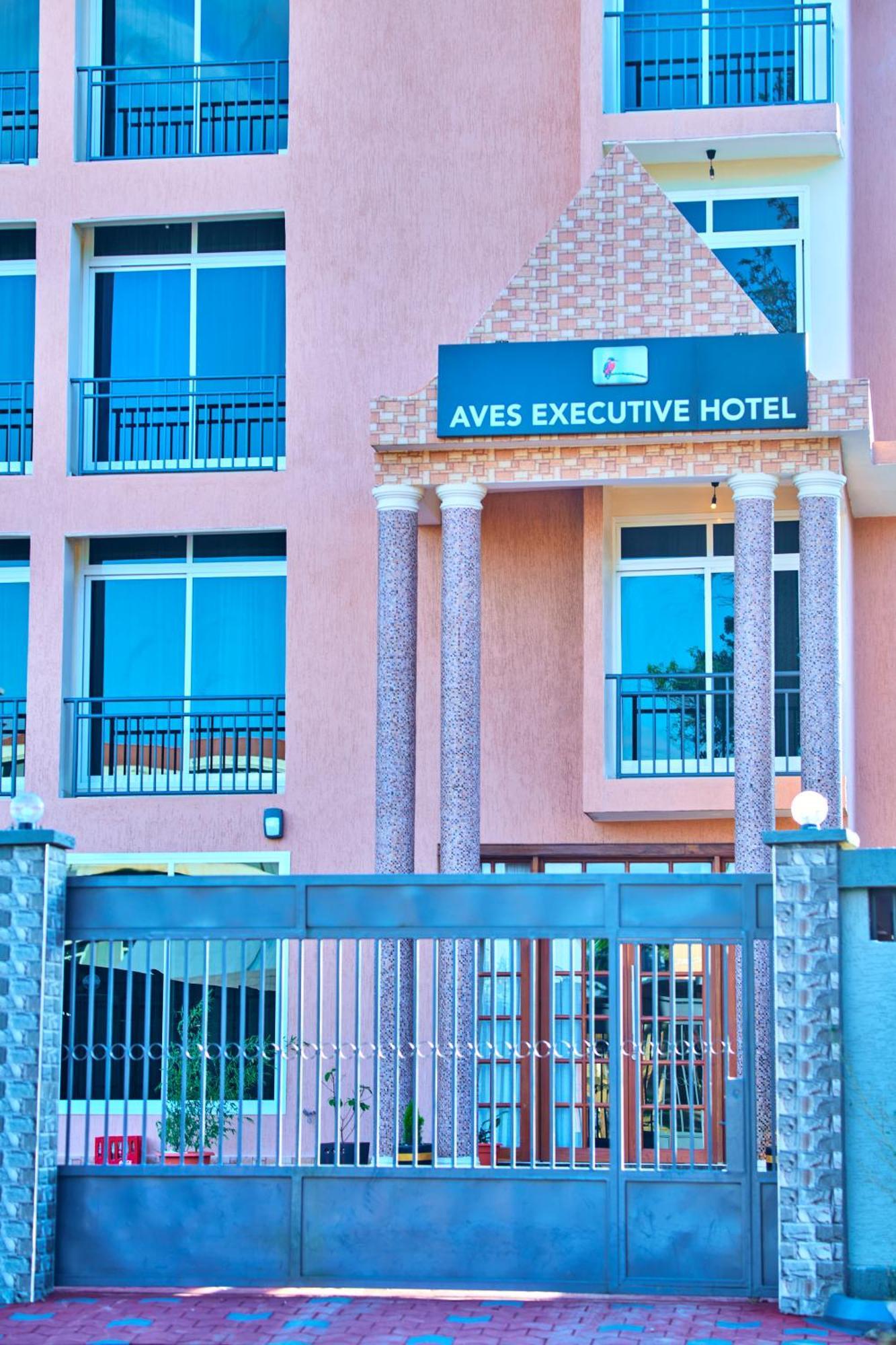 Aves Executive Hotel Arusha Buitenkant foto