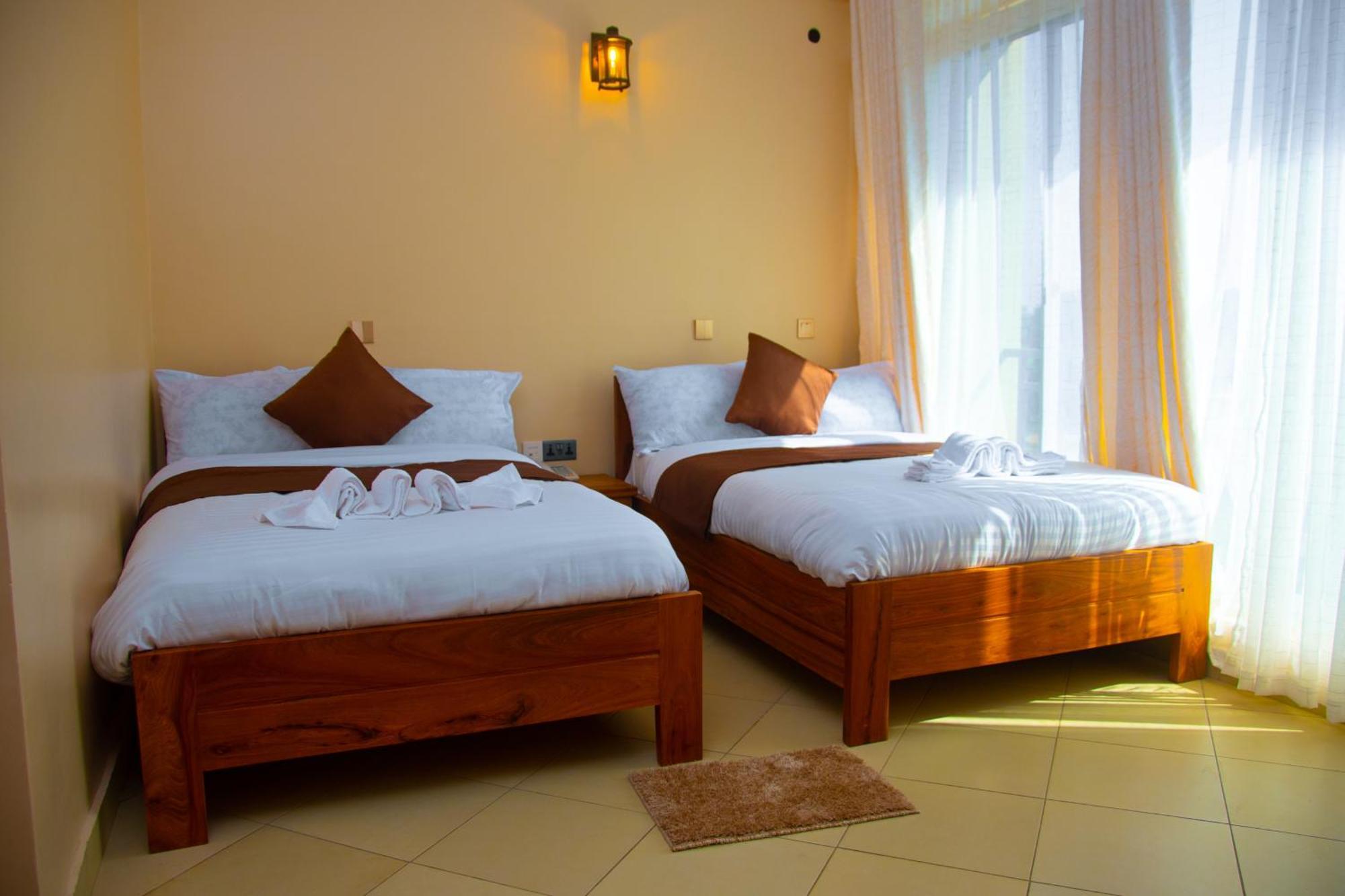 Aves Executive Hotel Arusha Buitenkant foto