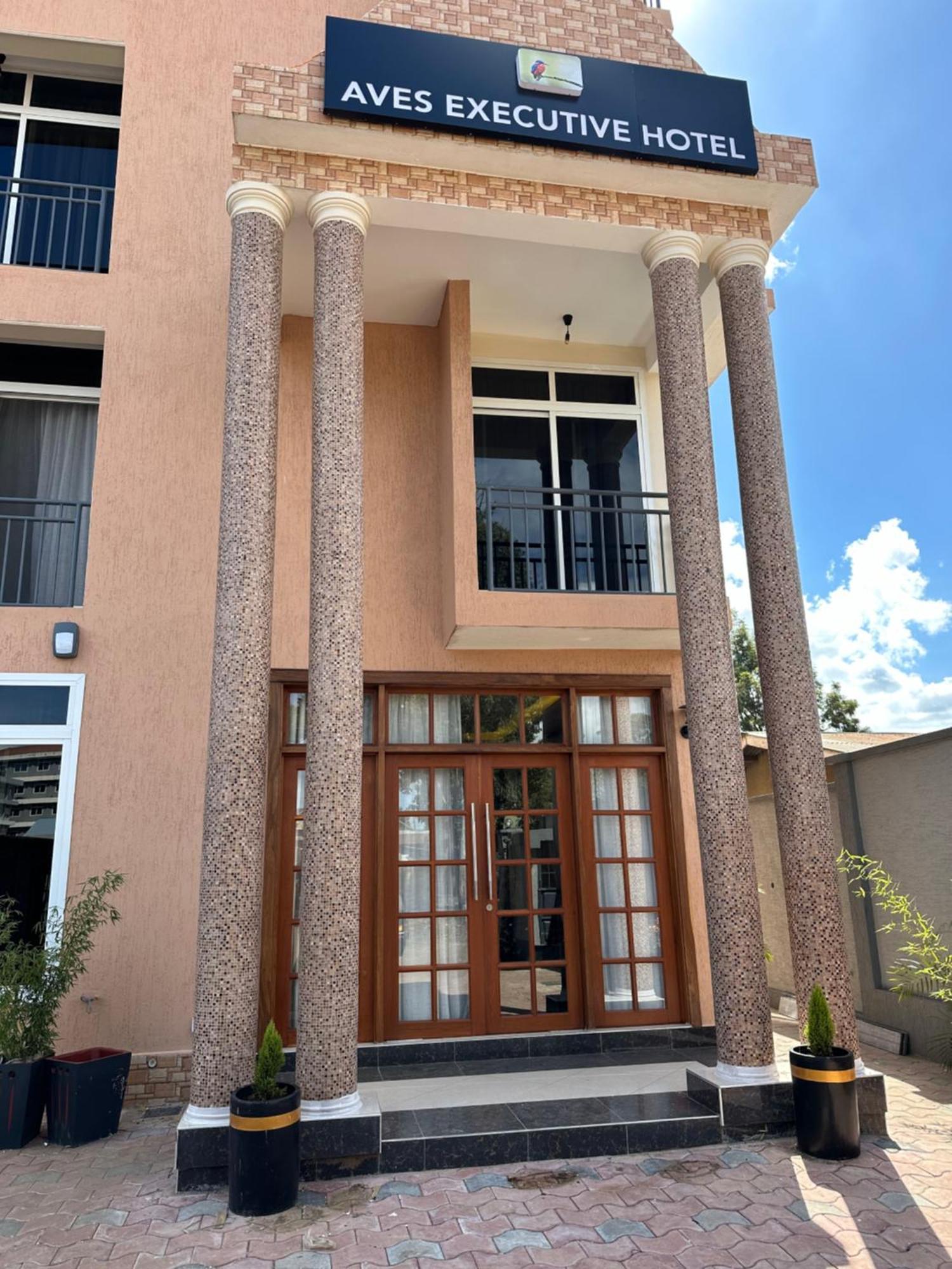 Aves Executive Hotel Arusha Buitenkant foto